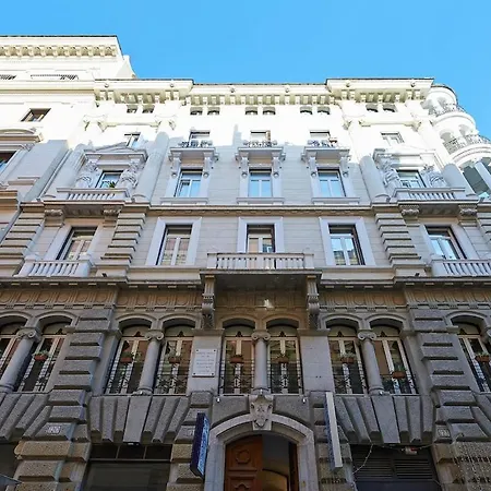 Апартаменты Nazionale Skyloft -luxury Penthouse Рим